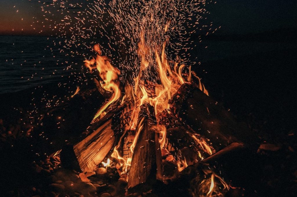 焚き火とペテロ④の写真