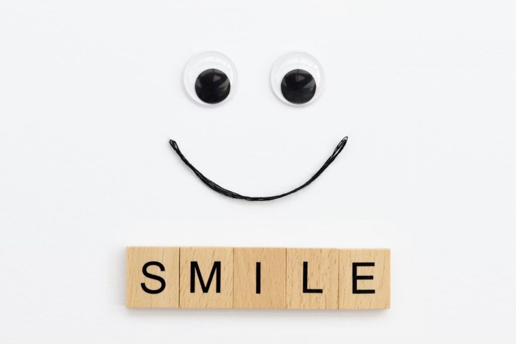 悪には祝福をの写真